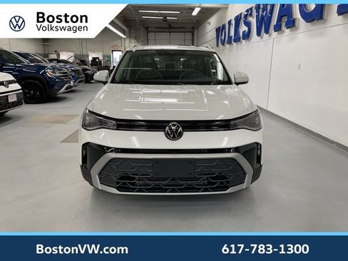 New 2026 Volkswagen Taos SE image 6