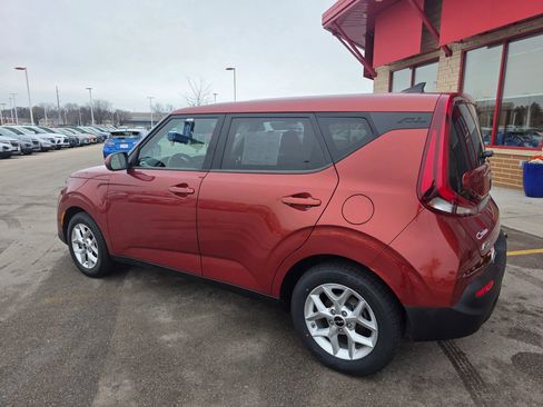 Used 2022 Kia Soul LX w/ Technology Package image 5