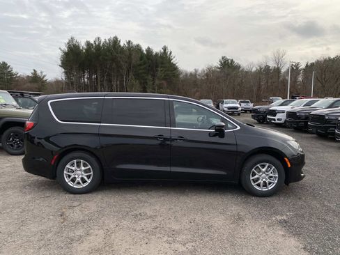New 2026 Chrysler Voyager LX image 2