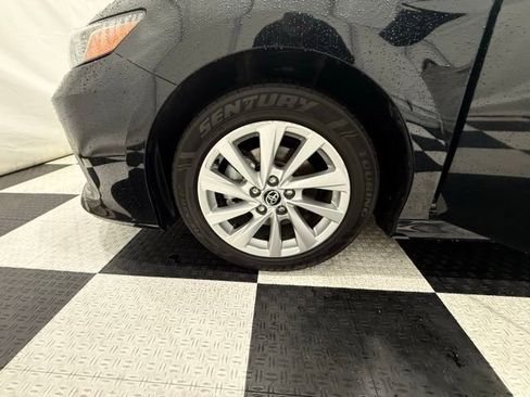 Used 2024 Toyota Camry LE image 9