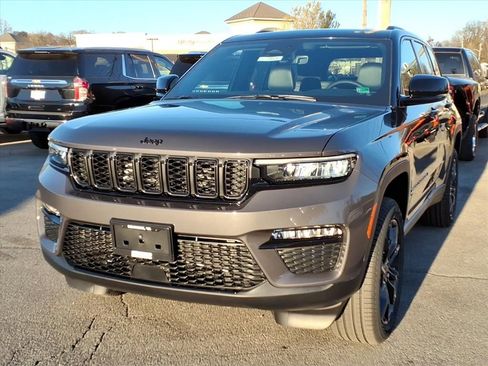 New 2025 Jeep Grand Cherokee Limited image 9