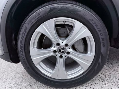 Used 2017 Mercedes-Benz GLC 300 4MATIC image 12