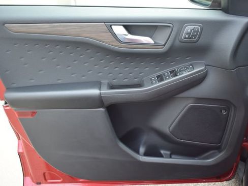 Used 2020 Ford Escape Titanium AWD/4WD image 19