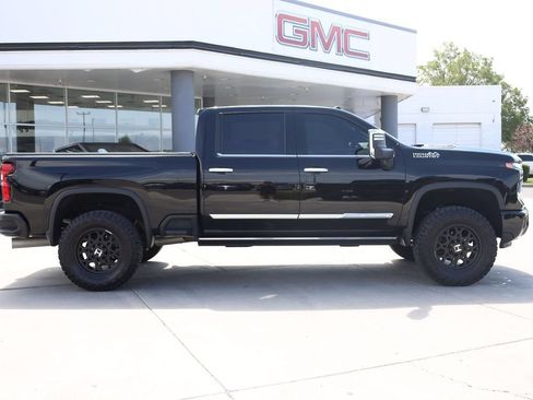 Used 2024 Chevrolet Silverado 2500 High Country w/ Z71 Off-Road Package AWD/4WD image 7