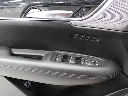 Certified 2022 Cadillac XT5 Premium Luxury image 13