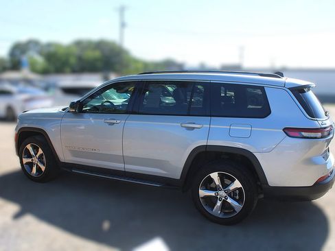 Used 2021 Jeep Grand Cherokee L Limited RWD image 13