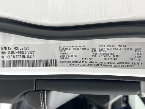 New 2025 Jeep Grand Cherokee Limited image 22