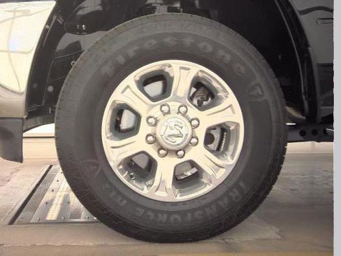 Used 2025 RAM 2500 Big Horn AWD/4WD image 15