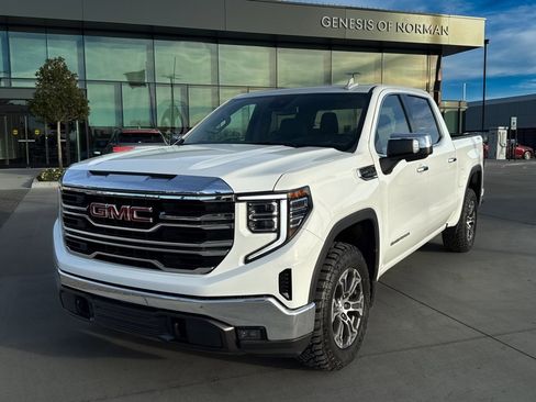 Used 2024 GMC Sierra 1500 SLT image 1