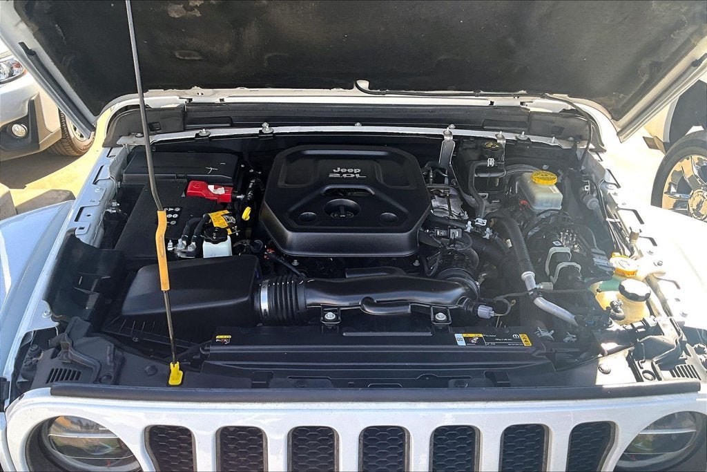 Used 2022 Jeep Wrangler Unlimited Rubicon w/ LED Lighting Group AWD/4WD image 8