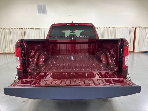Used 2022 RAM 1500 Big Horn AWD/4WD image 9