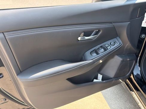 Used 2025 Nissan Sentra SV w/ All-Weather Package FWD image 10