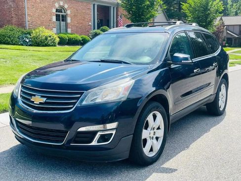 Used 2016 Chevrolet Traverse LT w/ Style and Technology Package FWD image 1