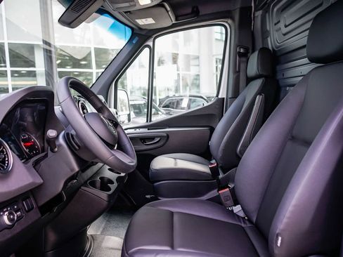 Used 2026 Mercedes-Benz Sprinter 2500 image 16