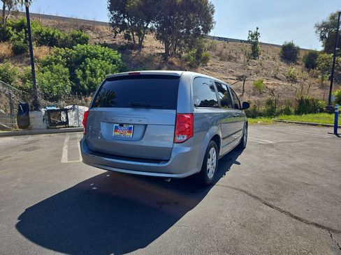 Used 2013 Dodge Grand Caravan American Value Package FWD image 7