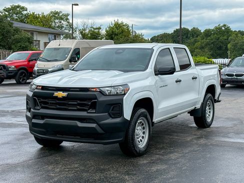 Used 2024 Chevrolet Colorado W/T w/ WT Convenience Package II RWD image 5