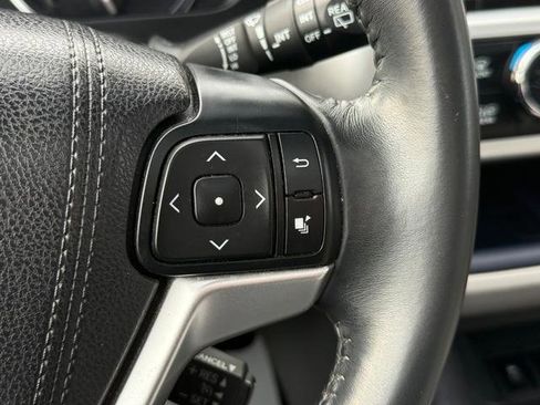 Used 2016 Toyota Highlander XLE image 22