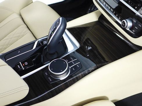 Used 2023 BMW 530i 530i w/ Convenience Package image 15