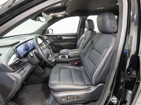 Used 2025 Buick Enclave Preferred image 15