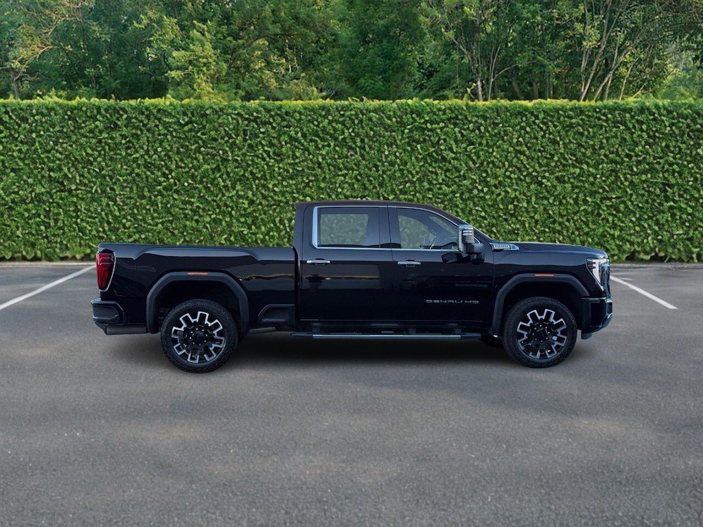Used 2024 GMC Sierra 2500 Denali w/ Denali Reserve Package AWD/4WD image 2