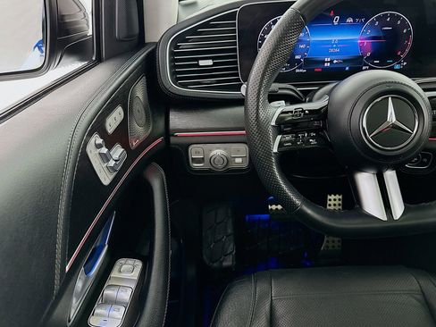 Used 2024 Mercedes-Benz GLS 580 4MATIC image 10