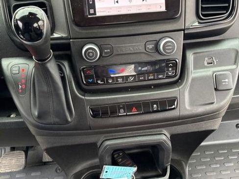 Used 2025 RAM ProMaster 2500 w/ Convenience Group image 26