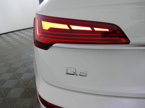 Used 2023 Audi Q5 2.0T Premium w/ Convenience Package image 2