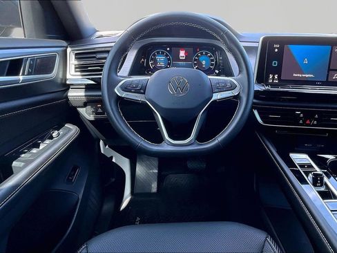 Used 2024 Volkswagen Atlas Cross Sport SE AWD/4WD image 5