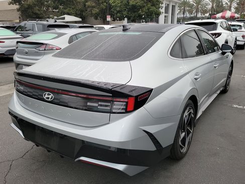 Certified 2024 Hyundai Sonata SEL w/ Convenience Package image 5