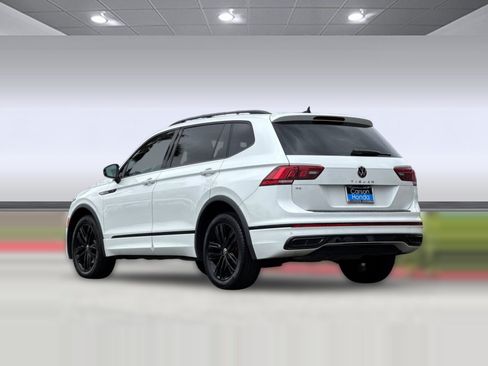 Used 2022 Volkswagen Tiguan SE R-Line FWD image 3