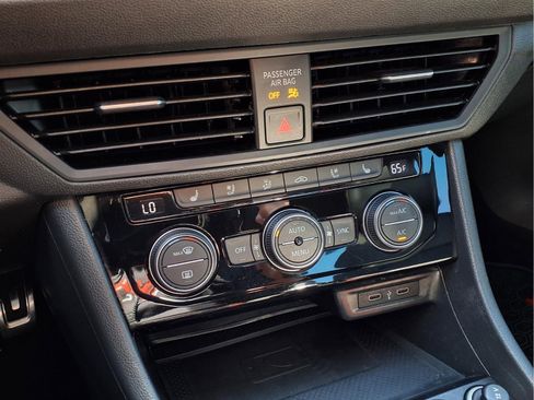 Used 2021 Volkswagen Jetta GLI Autobahn w/ GLI Autobahn Black Package image 20