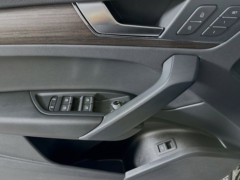 Used 2023 Audi Q5 2.0T Premium w/ Convenience Package image 21