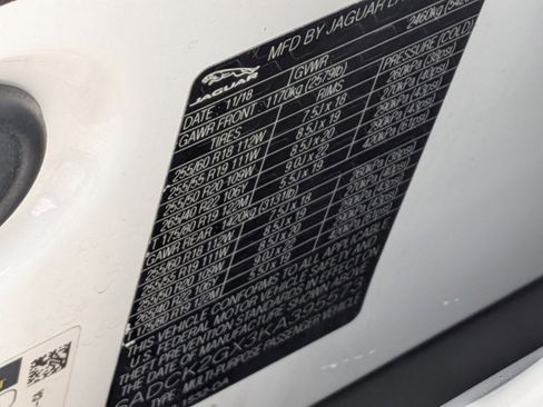 Used 2019 Jaguar F-PACE Prestige image 16