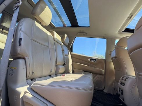 Used 2018 Nissan Pathfinder Platinum FWD image 30