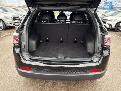Used 2024 Jeep Compass Limited image 3