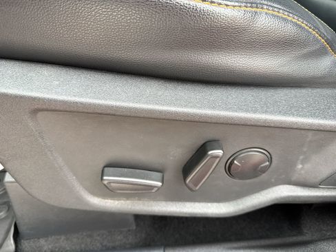 Used 2023 Ford Bronco Badlands image 14