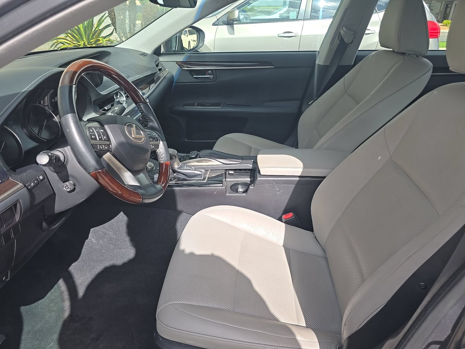 Used 2018 Lexus ES 350 w/ Navigation System Package FWD image 5
