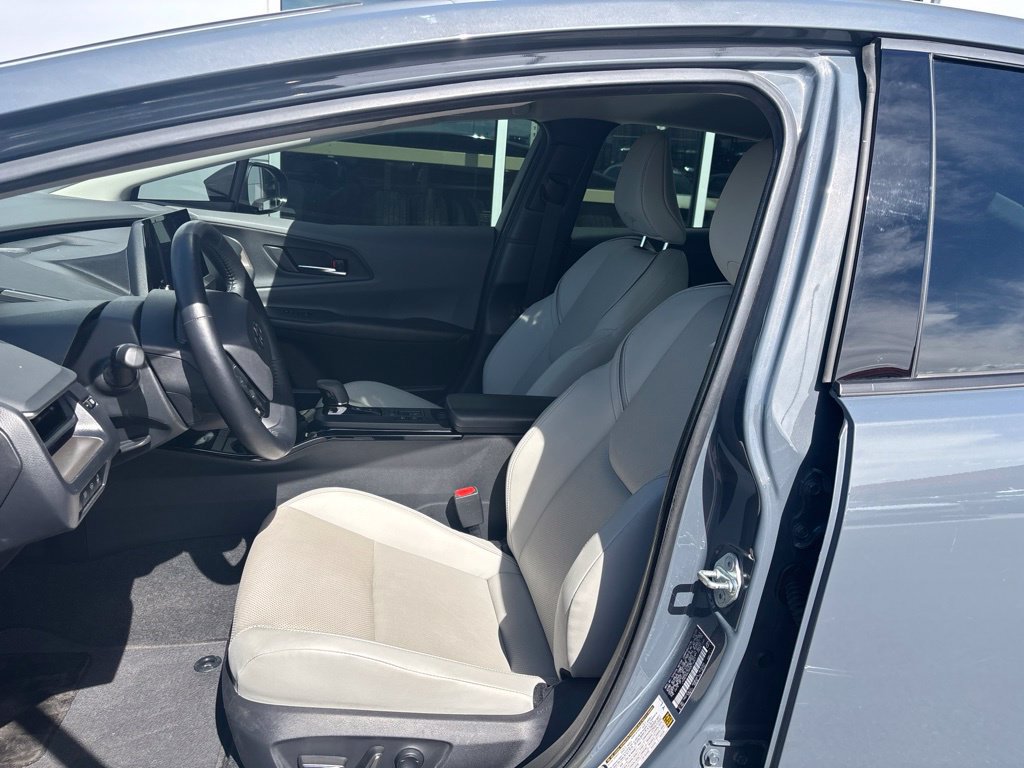 Used 2024 Toyota Prius XLE FWD image 12