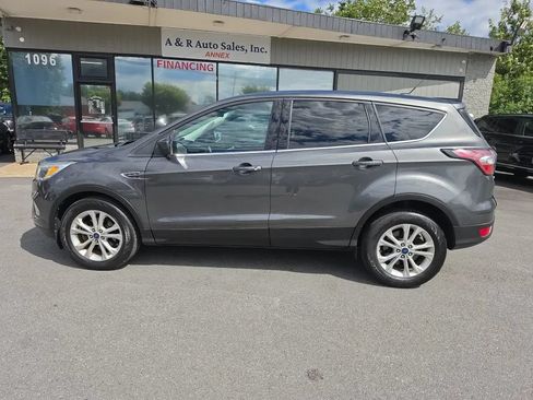 Used 2017 Ford Escape SE FWD image 4