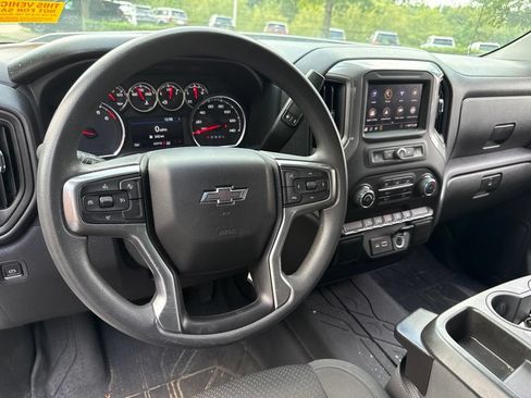 Used 2022 Chevrolet Silverado 1500 Custom Trail Boss w/ Safety Confidence Package AWD/4WD image 9