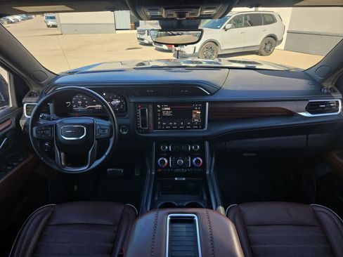 Used 2023 GMC Yukon XL Denali Ultimate image 15