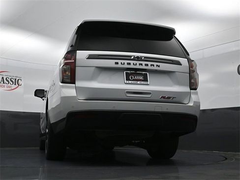 Used 2021 Chevrolet Suburban RST w/ Luxury Package image 32