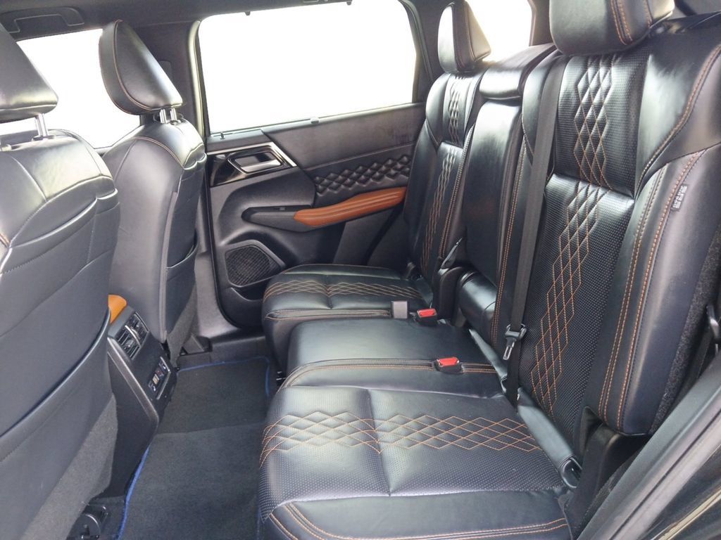 Used 2023 Mitsubishi Outlander SEL 40th Anniversary AWD/4WD image 22