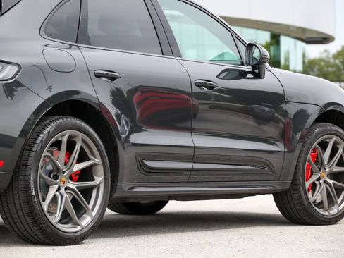 Certified 2025 Porsche Macan GTS AWD/4WD image 19