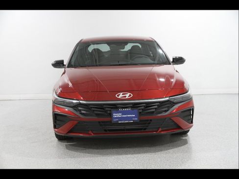 Certified 2025 Hyundai Elantra Sport FWD image 2