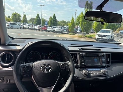 Used 2016 Toyota RAV4 XLE FWD image 13