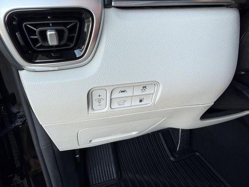 Used 2022 Kia Sorento AWD SX Prestige Plug-In Hybrid image 16