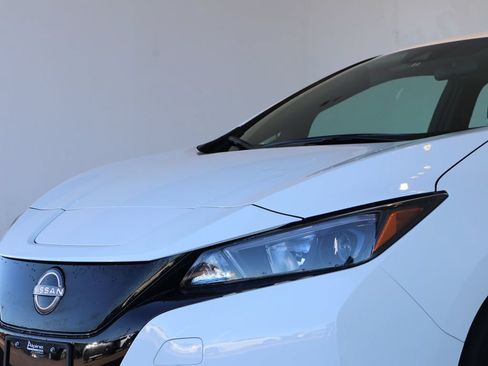 Used 2025 Nissan Leaf S FWD image 13