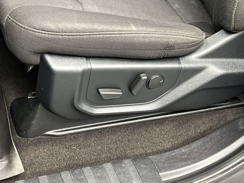 Used 2020 Ford F150 XLT w/ Equipment Group 302A Luxury AWD/4WD image 12