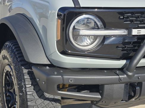 Used 2022 Ford Bronco Wildtrak image 9